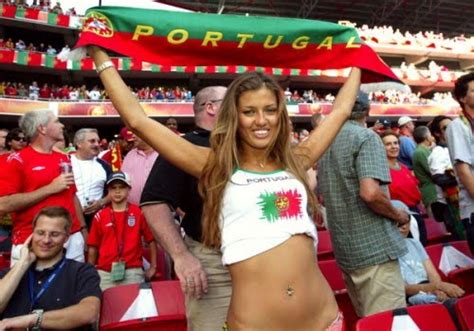 your source of randomness top 13 hottest football fans