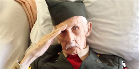98 Year Old Vet Dresses In Uniform One Last Time On