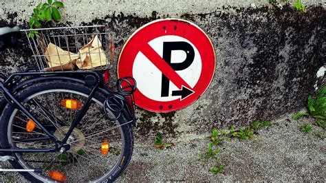 parkverbot foto bild mauer fahrrad parkverbot bilder auf fotocommunity