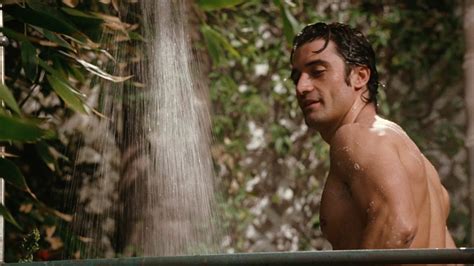 shirtless men on the blog gilles marini mostra il sedere