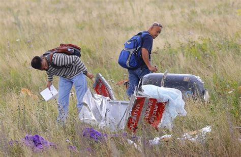 Malaysia Airlines Flight Mh17 Crash Victims Bodies Released By Rebels