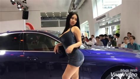 Hotgirl Show Ti Tại Vinfast Vietnam Motor Show 2019 Youtube