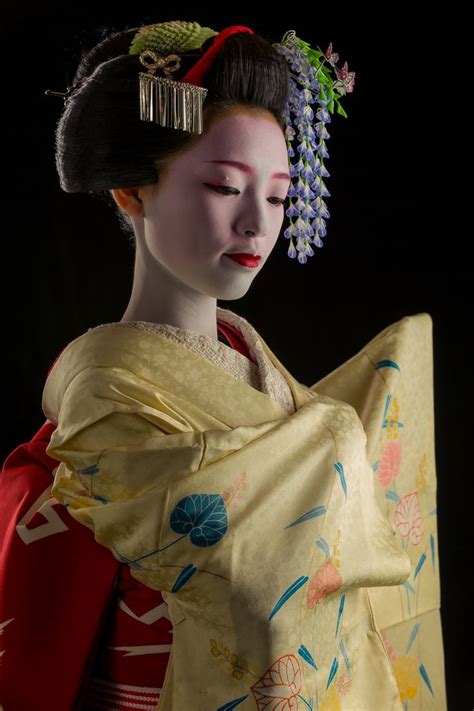 la fascinante belleza de las geishas retratada por el fotografo john