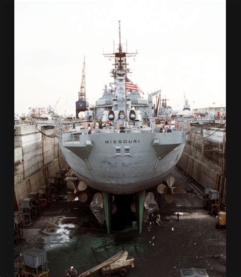 uss missouri  dry dock naval history military history uss iowa uss