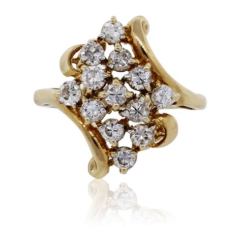yellow gold  brilliant diamond cluster ring