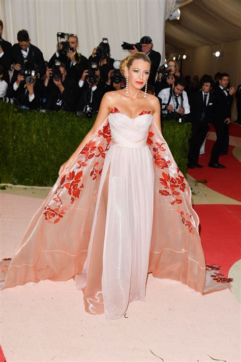 Blake Lively S Best Outfits In Photos