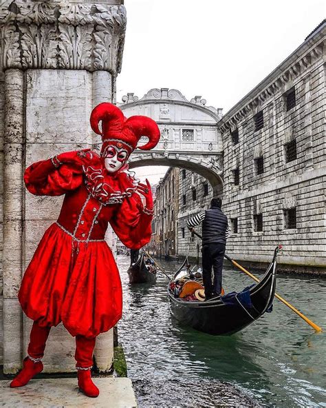 Carnival In Venice ♠ Photo By Kavalaomer Su Instagram Venice