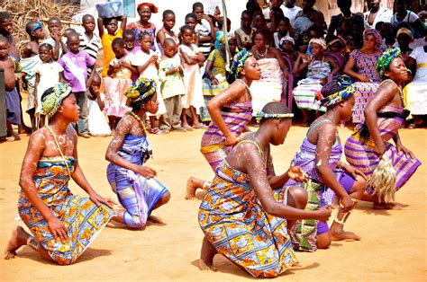 Ghana Women Dance Women From Ghana Dance At An Event To Ra… Flickr