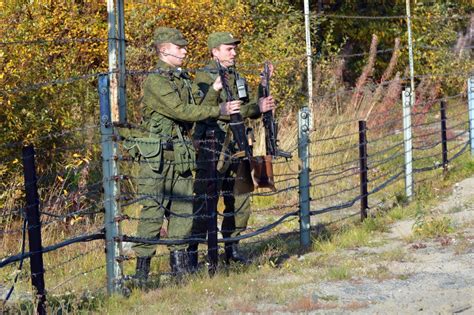 russia warns  illegal border crossings  independent barents observer