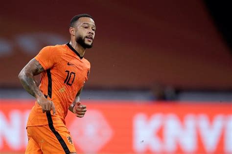 sepakat memphis depay  barcelona januari mendatang