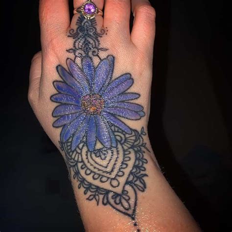 Top 73 Best Hand Tattoos For Women [2021 Inspiration Guide]