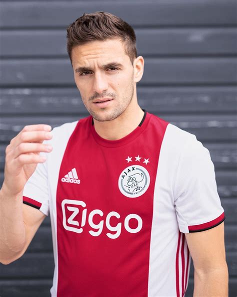 ajax thuisshirt   voetbalshirtscom