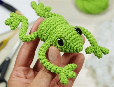 crochet frog  frog hat patterns crochet news
