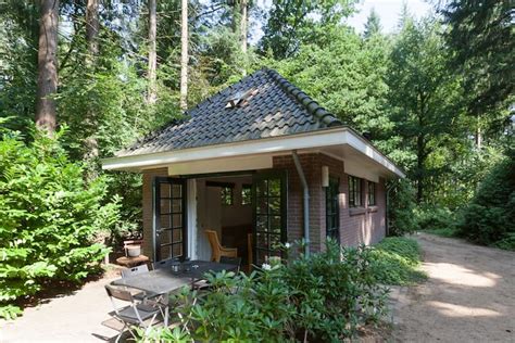 leuk vakantiehuisje  het bos guesthouses te huur  putten gelderland nederland airbnb