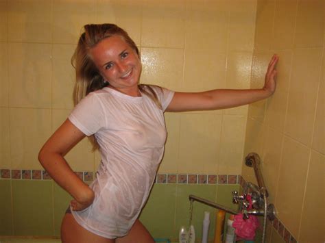 four amateur teen girls posing in wet t shirts at bath russian sexy girls
