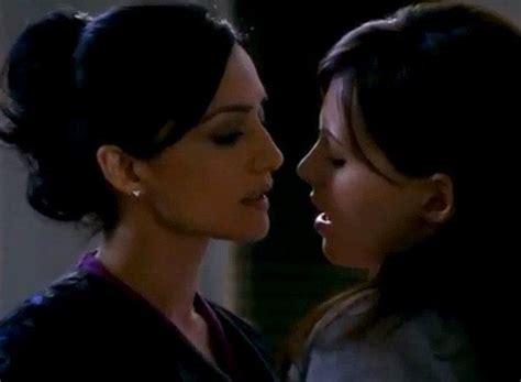 the good wife behind kalinda s lesbian sex scene with archie panjabi huffpost