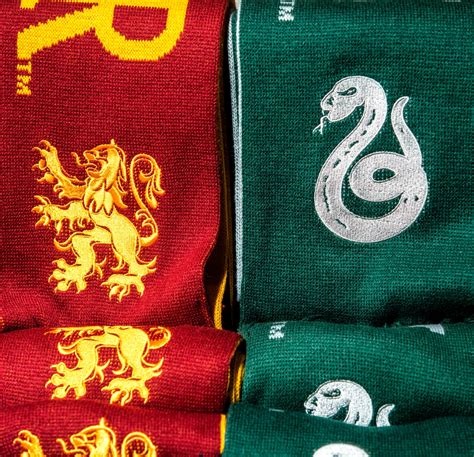 This Is The Cool Harry Potter Christmas Stuff You Can Buy At Universal