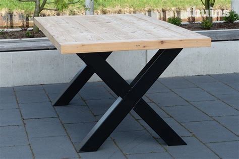 tuintafel douglas lariks met zwarte stalen kruispoten bestel op maat thuinsnl outdoor living