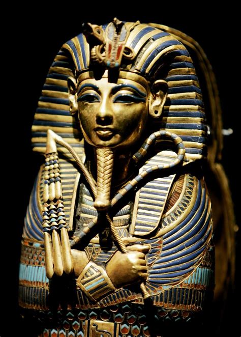 King Tut S Death Mask Broken Egypt Asks German