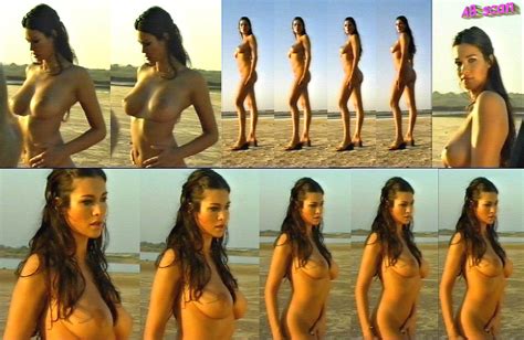 Manuela Arcuri Nude Pics Page 1