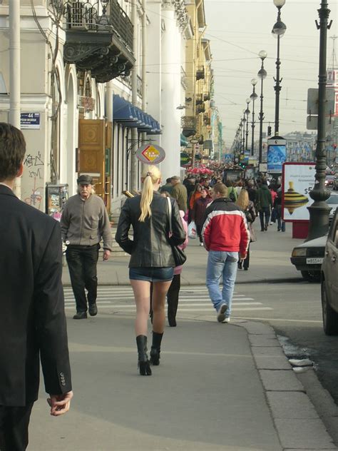 women in russia freezing and yet they still wear short