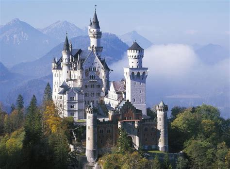learn   german palace  inspired sleeping beautys castle neuschwanstein castle
