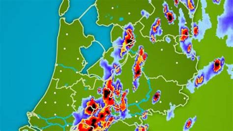 regenradar zware onweersbuien trekken vanuit oosten  nederland nu het laatste nieuws