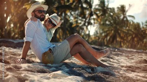 Vidéo Stock Romantic Couple Leisure On Dominican Honeymoon Lovers