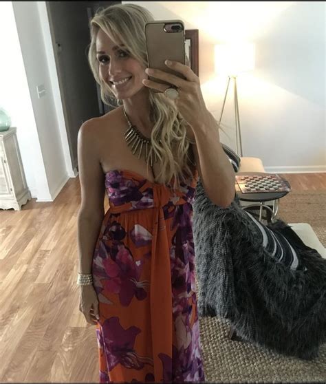 Pin By Takke Chris On Woman Selfie Fashion Dresses Women