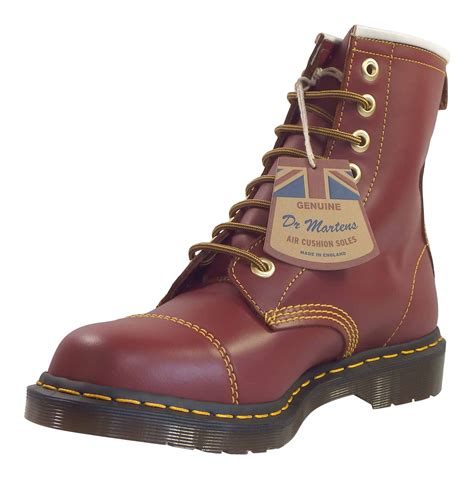 dr martens unisex capper   england leather  eye ankle boots