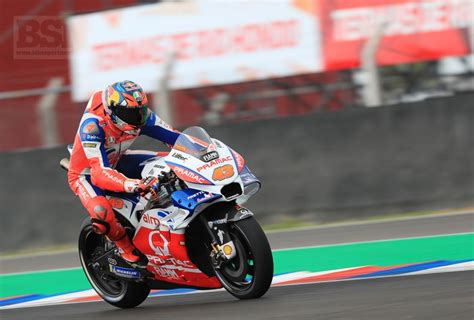 motogp termas miller takes pole  slick tyre gamble bikesport news