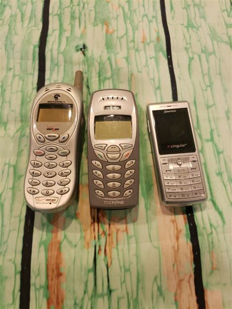 lot    vintage  cell phones nokia motorola cingular