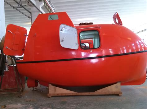 totally enclosed lifeboat bosunmarine bosunmarine