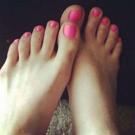 Pin By K Isaac On Feet Pretty Toes Gorgeous Feet Pink Toes