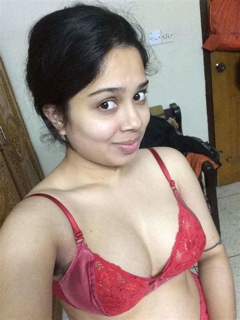 bangla desi cute wife tania munni take selfie for hubby
