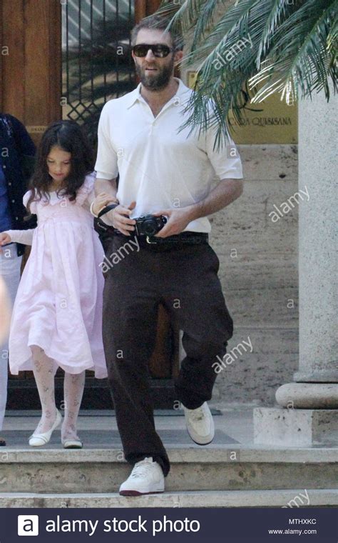 Vincent Cassel And Deva Vincent Cassel And Deva Arrive At A House