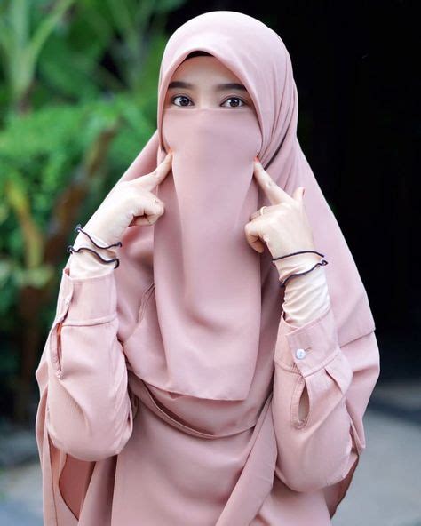 Gambar Mungkin Berisi Satu Orang Atau Lebih Model Pakaian Muslim