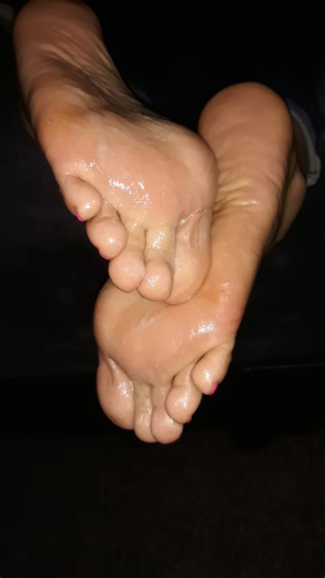 solemates and footjobs footchick and scarlett soles