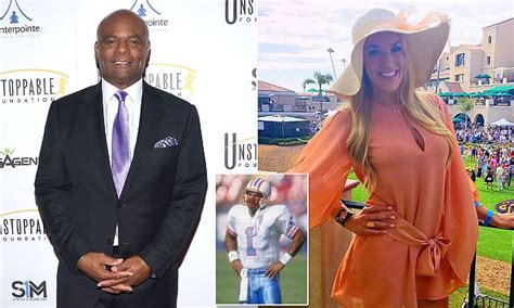 Warren Moon Says He Did Make His Assistant Share His Bed Daily Mail