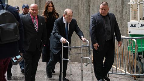 harvey weinstein arrives to bail hearing using a walker cnn