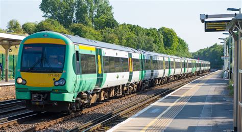 southern railway  cut  trains  day   timetable metro news