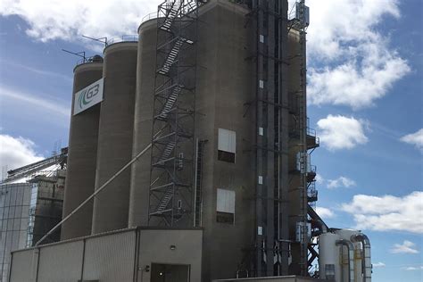 grain elevators set  rise  central alberta