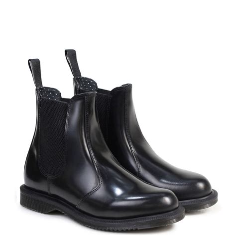 whats  sports drmartens martens  gore boots chelsea boots flora chelsea boot