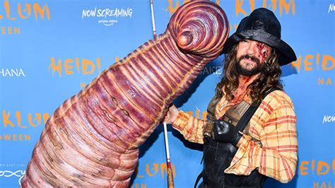 Heidi Klums Worm Halloween Costume 2022 Photos Of The Slimy Look