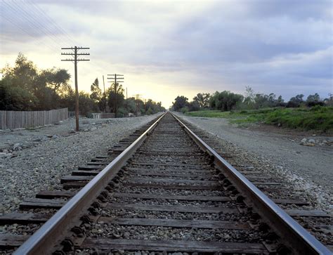 railroad tracks wwwimgkidcom  image kid