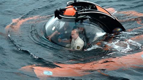 Russia S Vladimir Putin Takes Dive In Submersible In Crimea Cnn