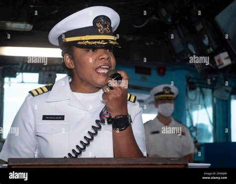 U S Navy Cmdr Kathryn Wijnaldum The New Commanding Officer Of The