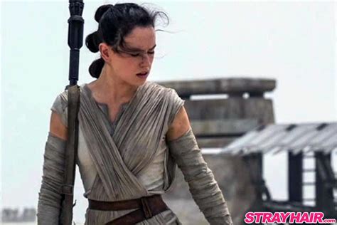 Rey Tri Knot Hairstyle In Star Wars Episode Vii The Force