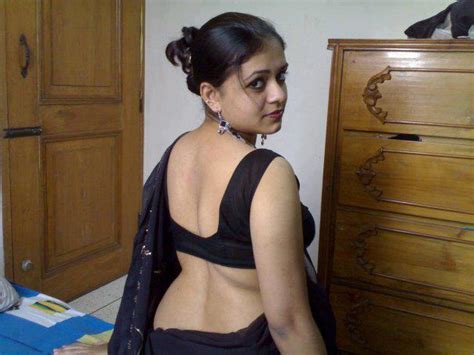 Random Desi Housewives Semi Nude Pics Fappyz