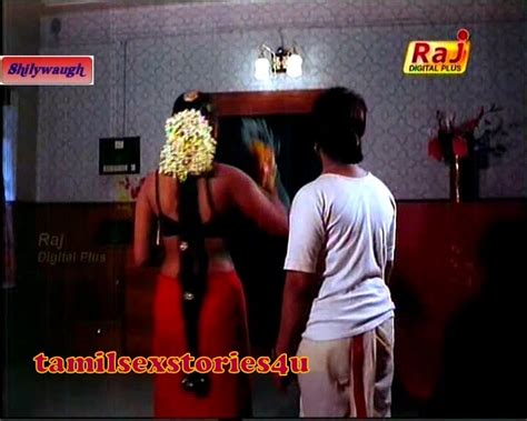 Tamil Actress Silk Smitha Hot Scene Downblouse1